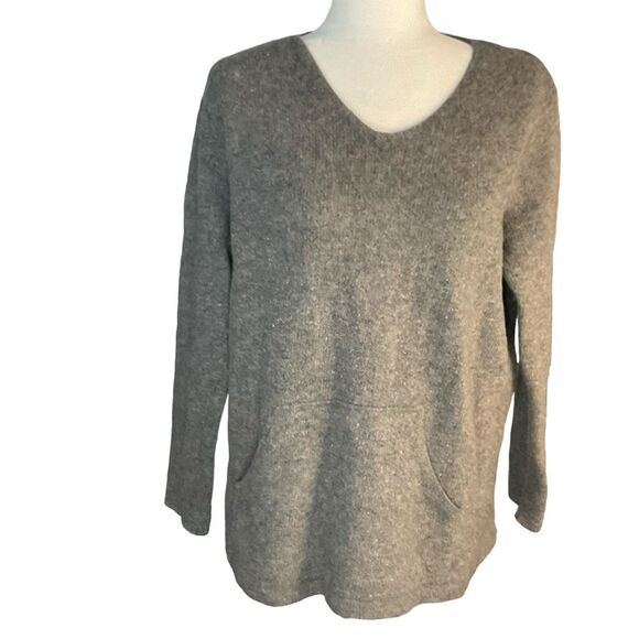 Bloomingdale’s Grey Lambswool and Angora V Neck Pull Over Sweater Size L - Picture 1 of 13